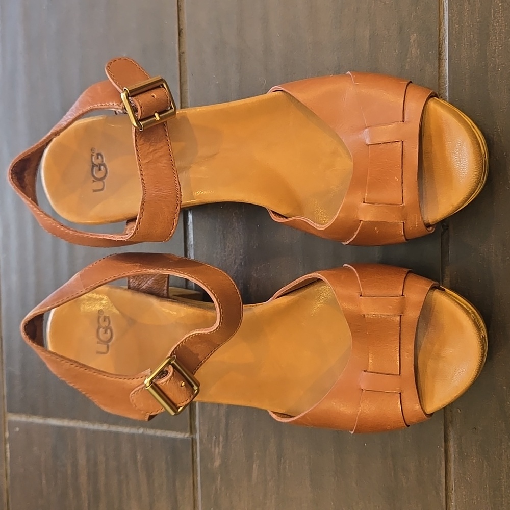 UGG Women's Tan "Janie" Sandals Sz 6 - Picture 2 of 6